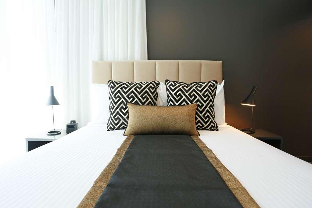 Hotel Alex Perry &