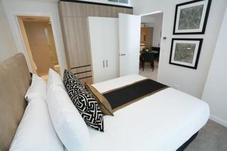 Hotel Alex Perry &